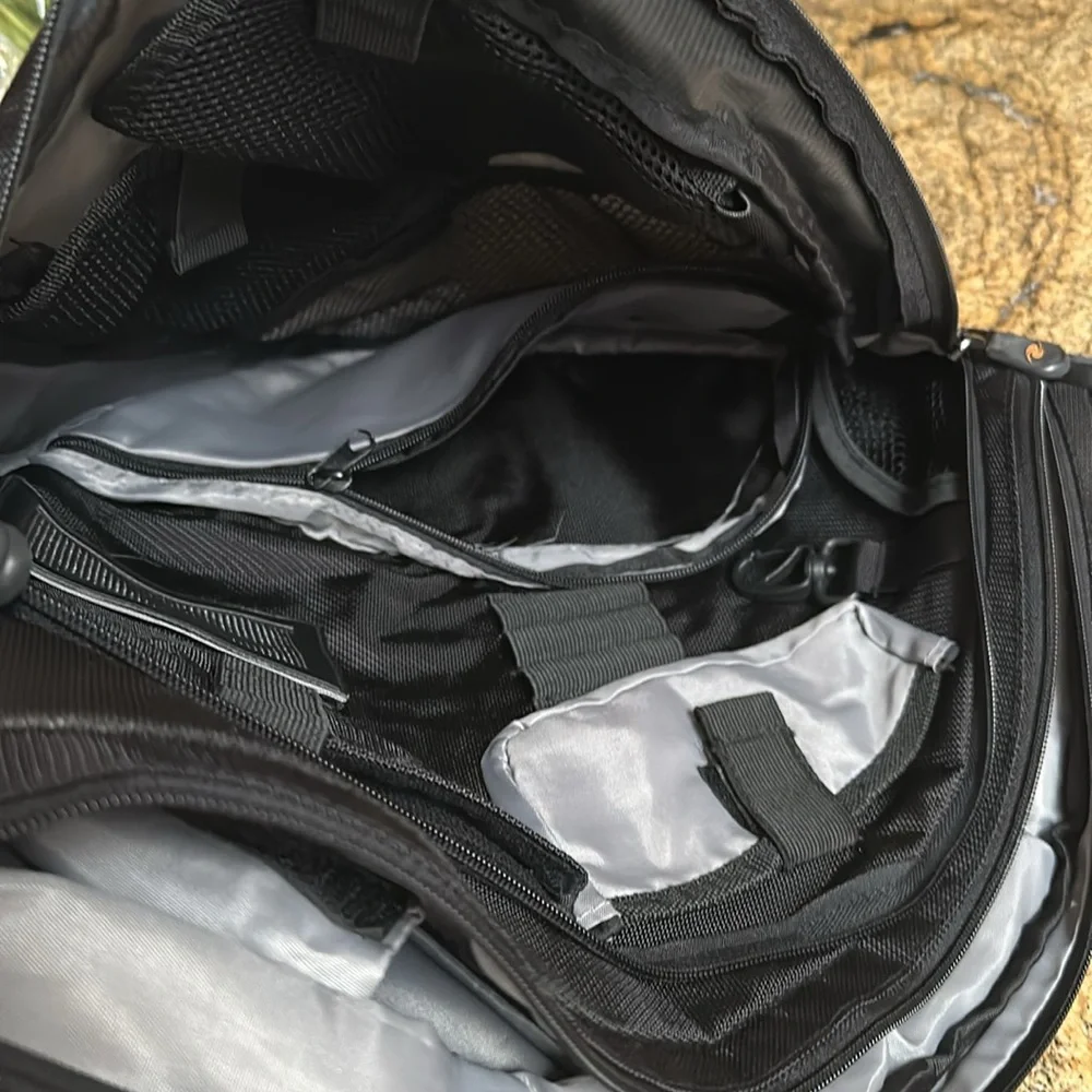 Everki Stile for Motion Sling Bag Black& Gray